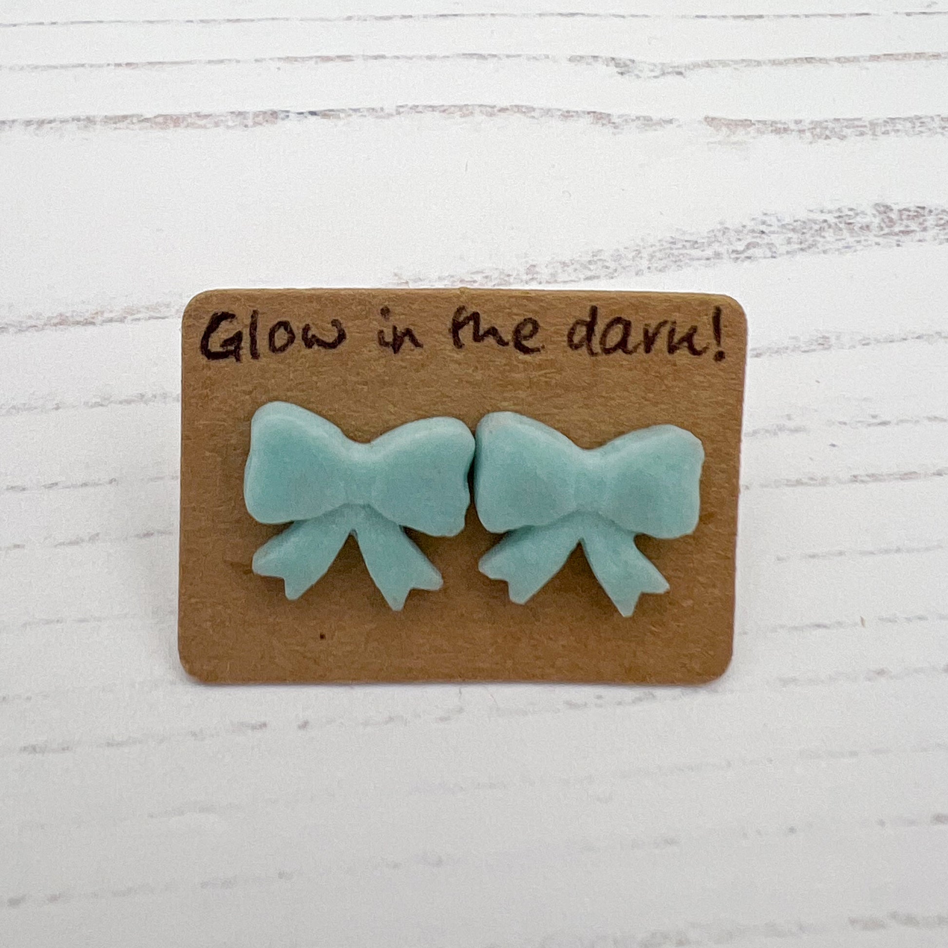 Turquoise - Glow in the dark