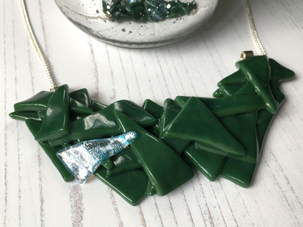 This green statement glass necklace is a handmade necklace inspired by my favourite style of creating jewellery.