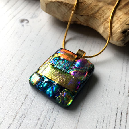 This twinkle copper glass necklace is a handmade necklace that I make with my favourite type of glass, dichroic.