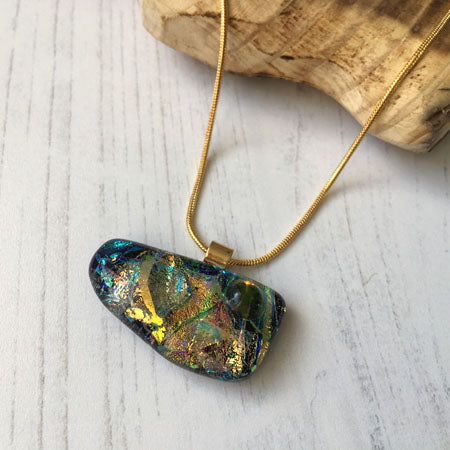This twinkle autumn necklace is a handmade necklace that I make with my favourite type of glass, dichroic.