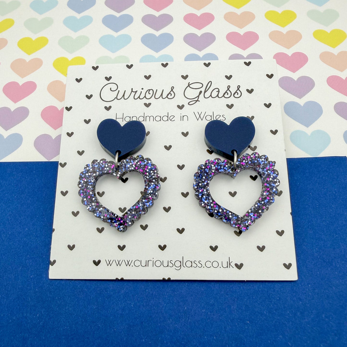 Scallop heart acrylic earrings