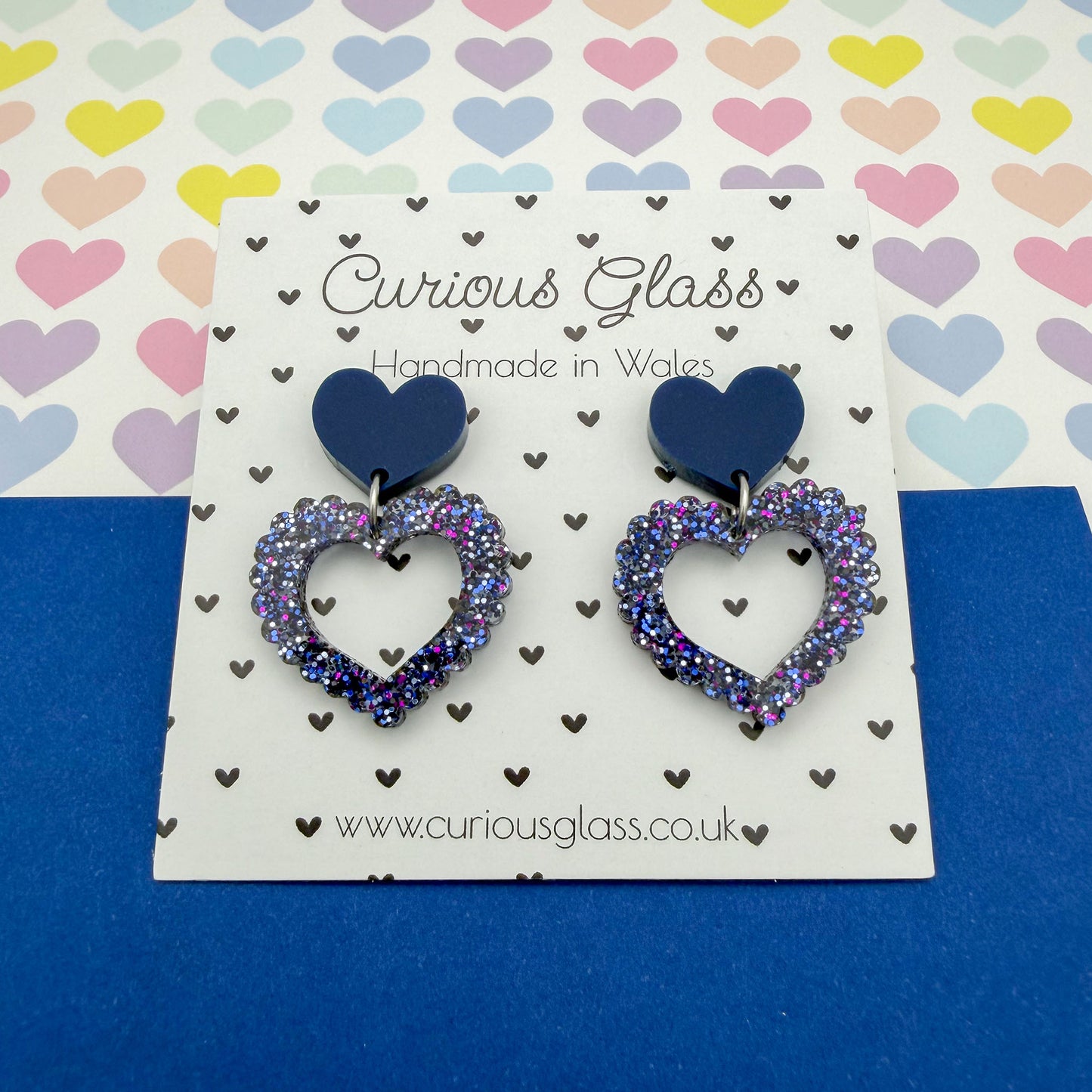 Scallop heart acrylic earrings