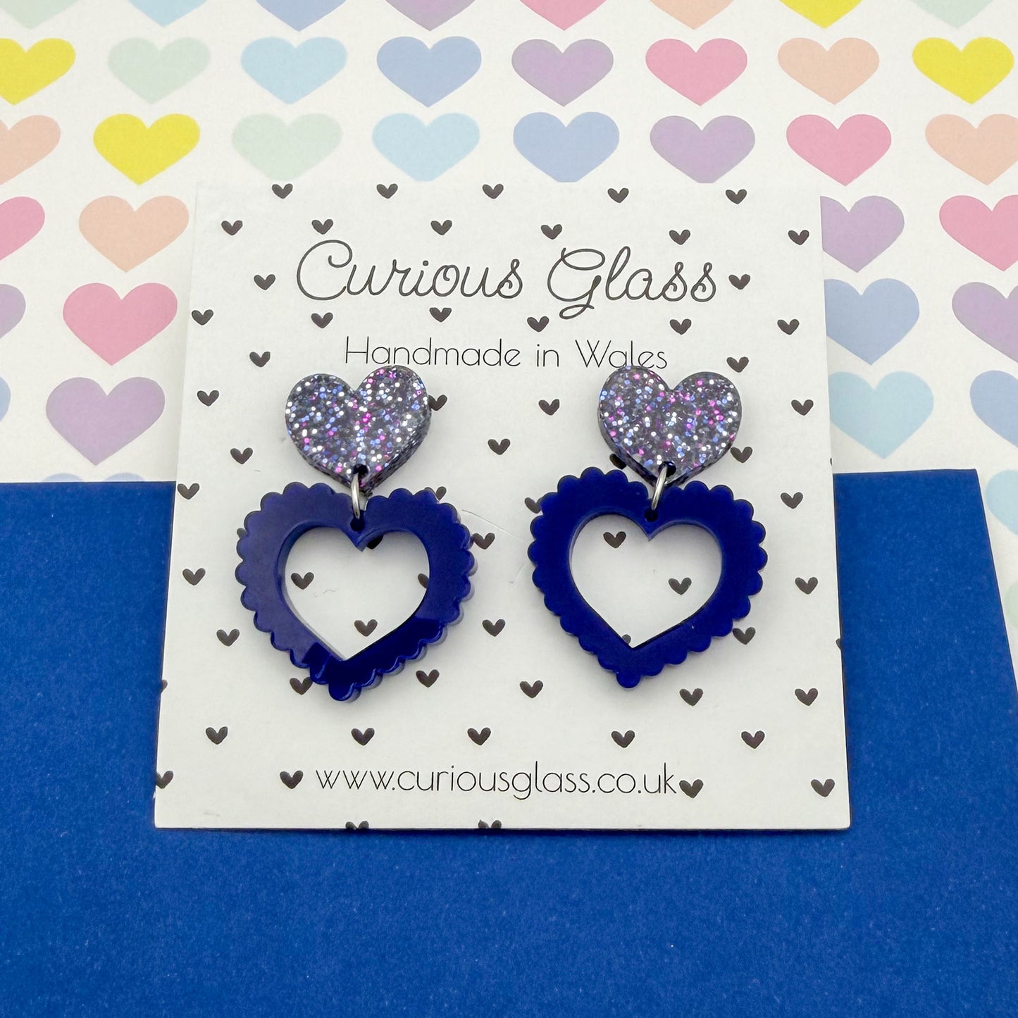 Scallop heart acrylic earrings