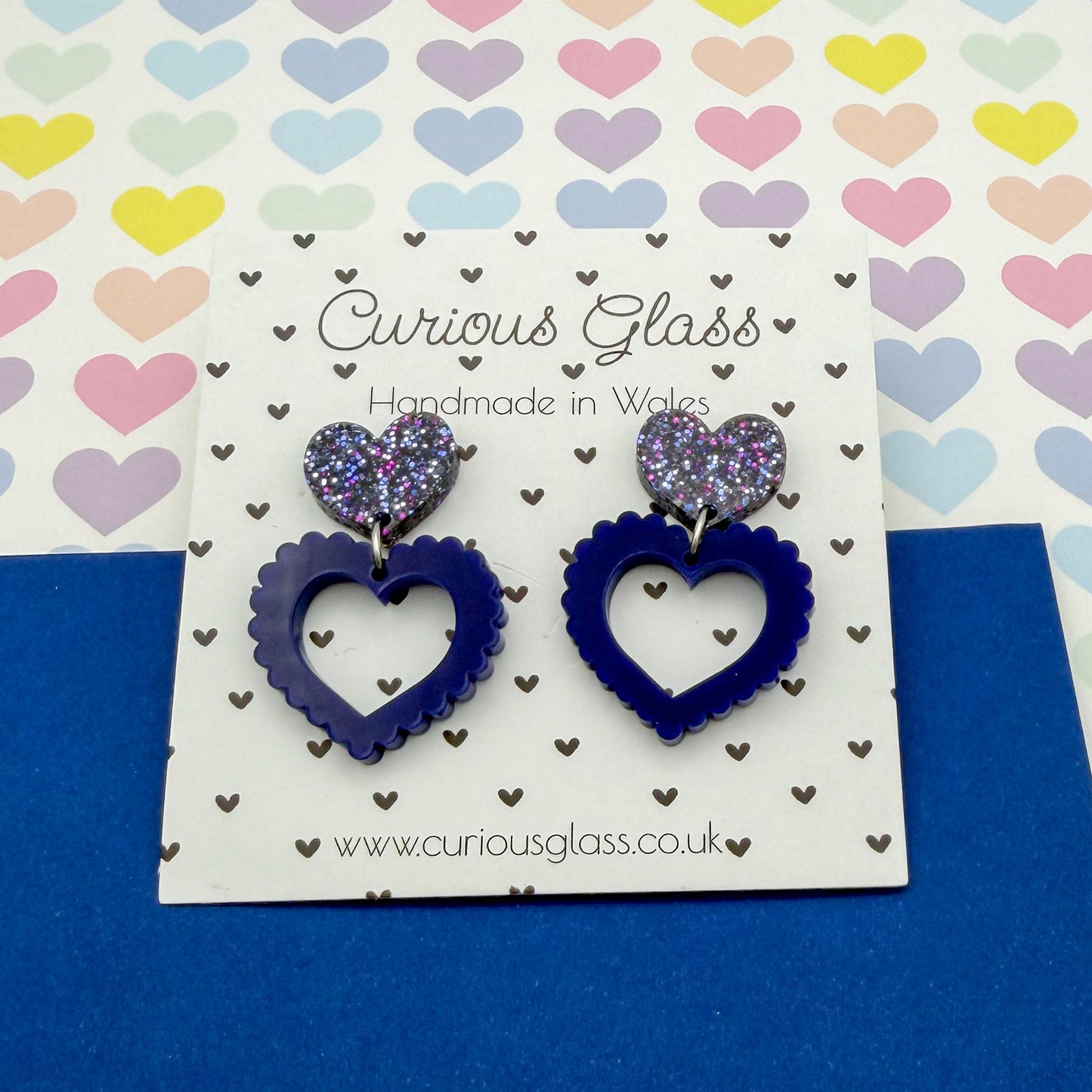 Scallop heart acrylic earrings