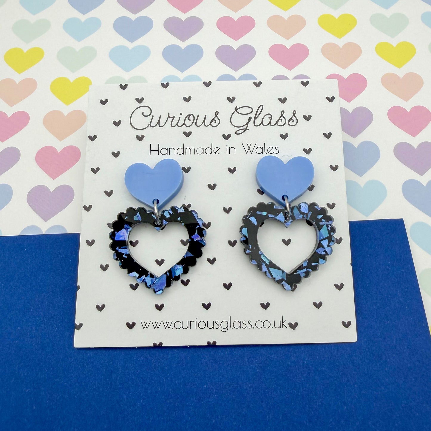 Scallop heart acrylic earrings