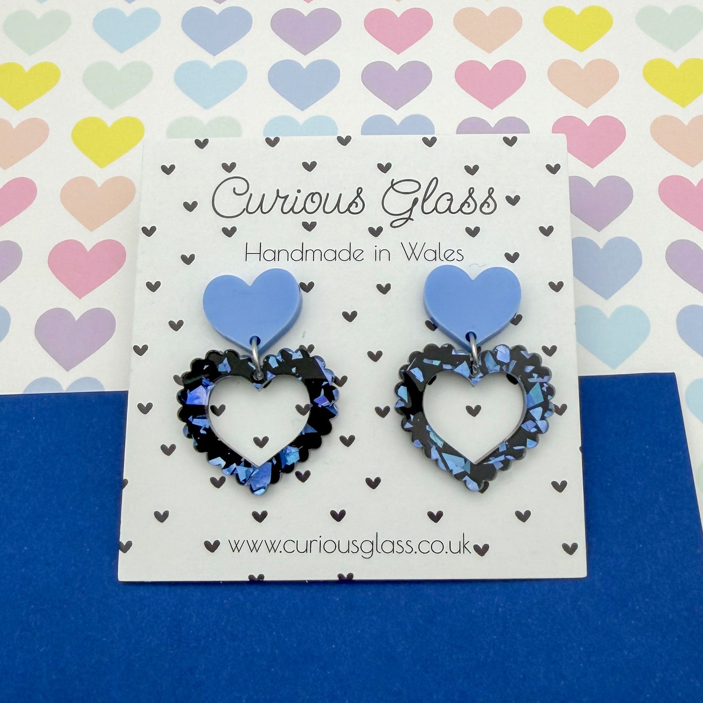 Scallop heart acrylic earrings