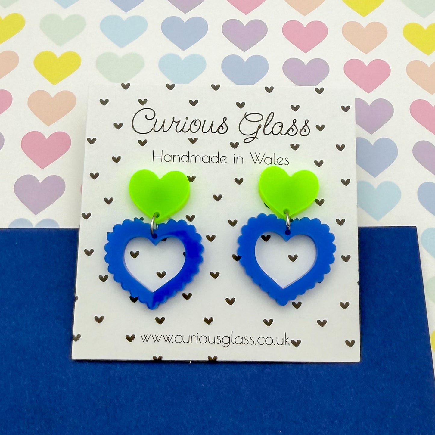 Scallop heart acrylic earrings