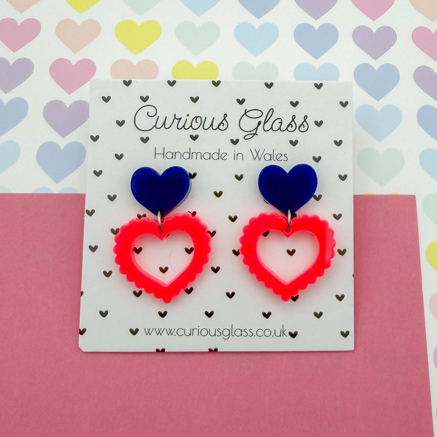Scallop heart acrylic earrings