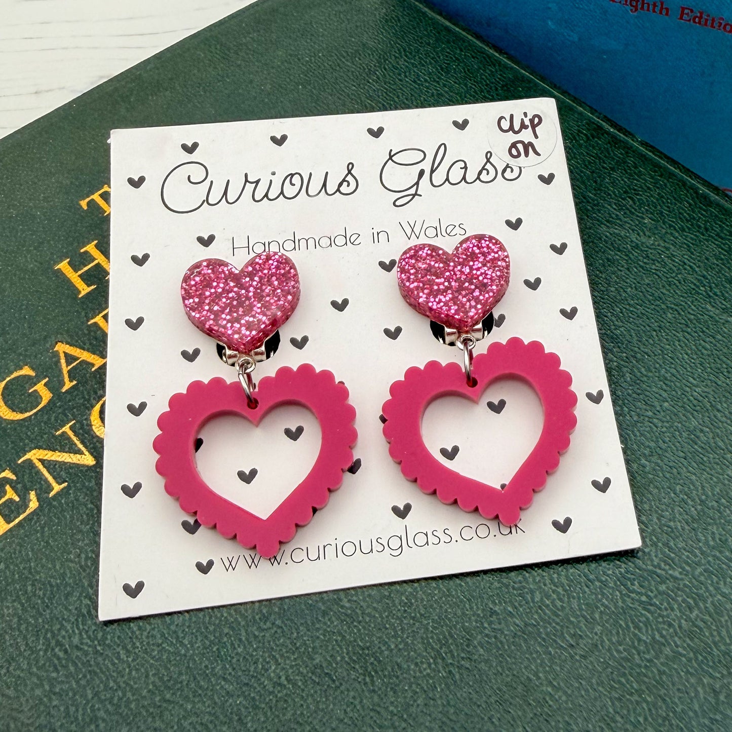 Scallop heart acrylic earrings