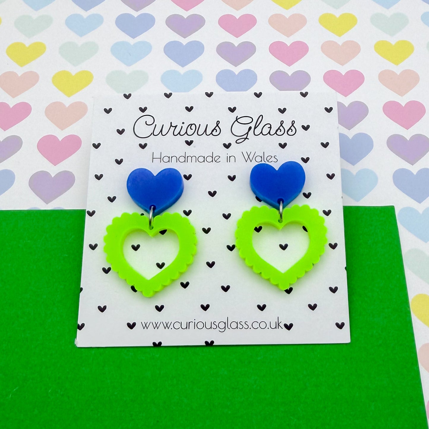 Scallop heart acrylic earrings