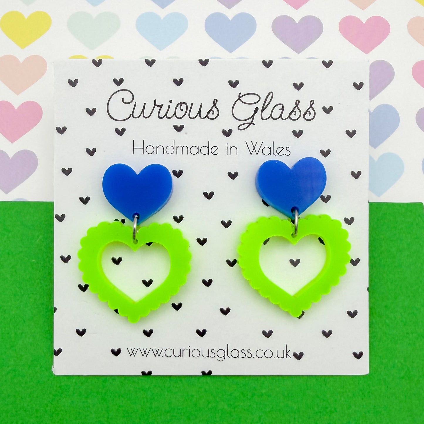 Scallop heart acrylic earrings