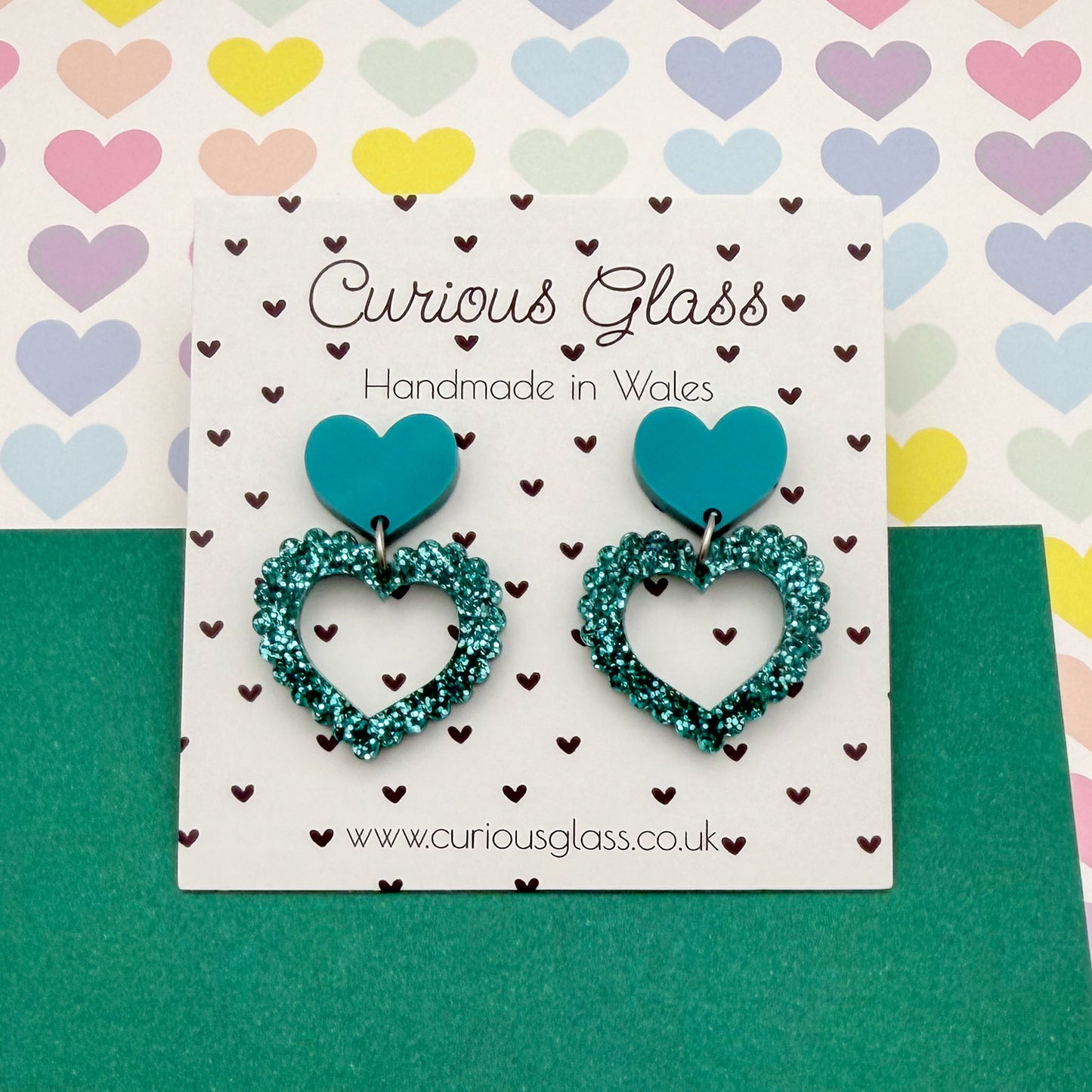 Scallop heart acrylic earrings