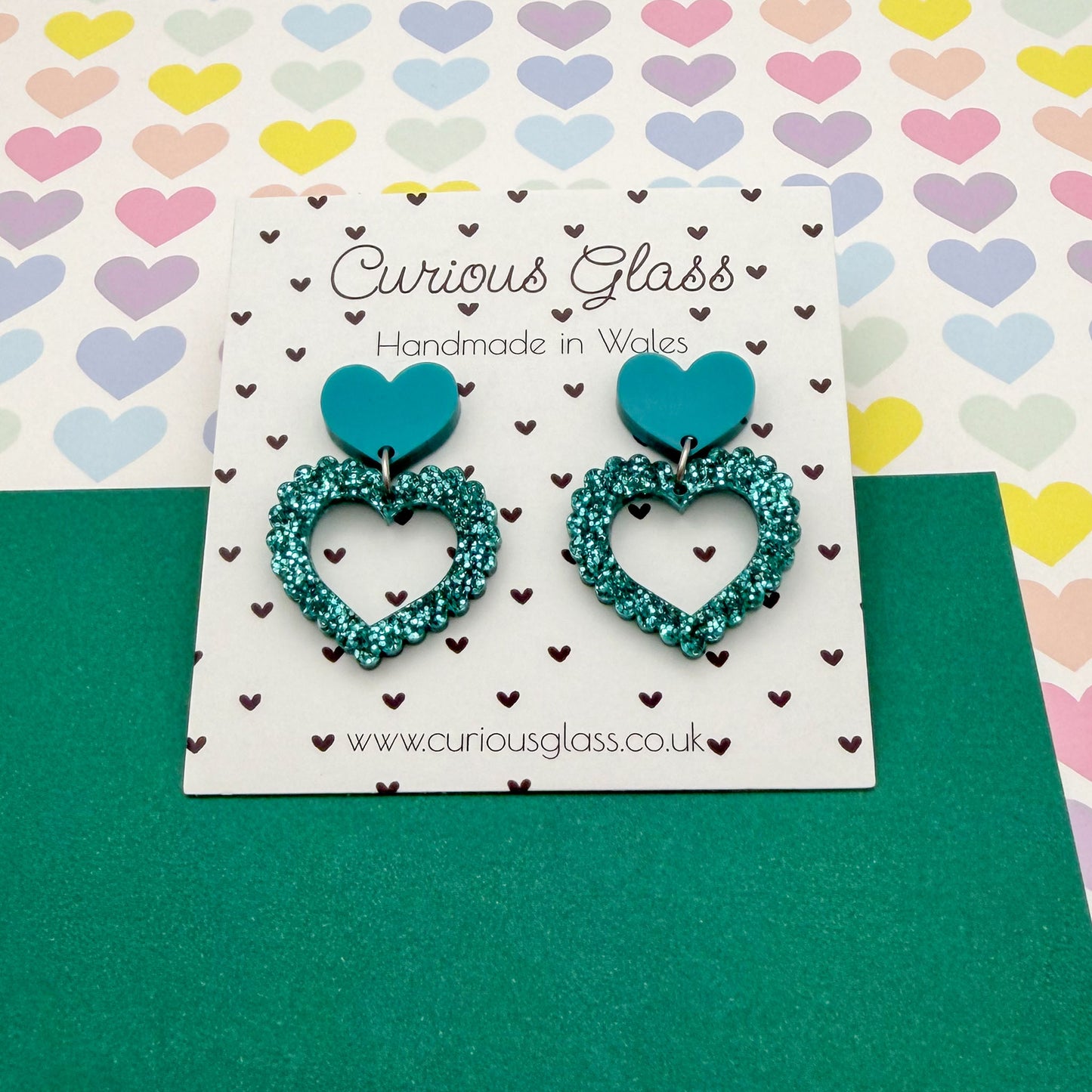 Scallop heart acrylic earrings