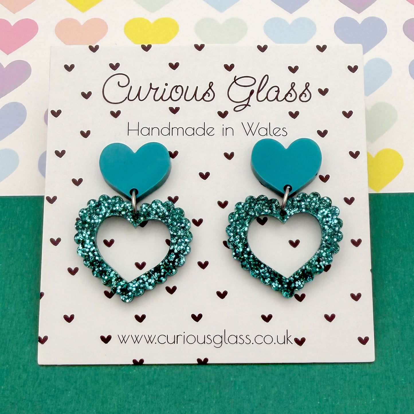 Scallop heart acrylic earrings