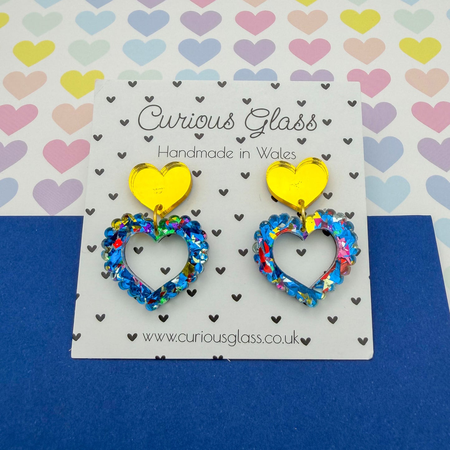 Scallop heart acrylic earrings