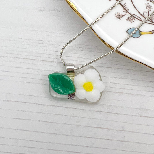 White Flower Necklace